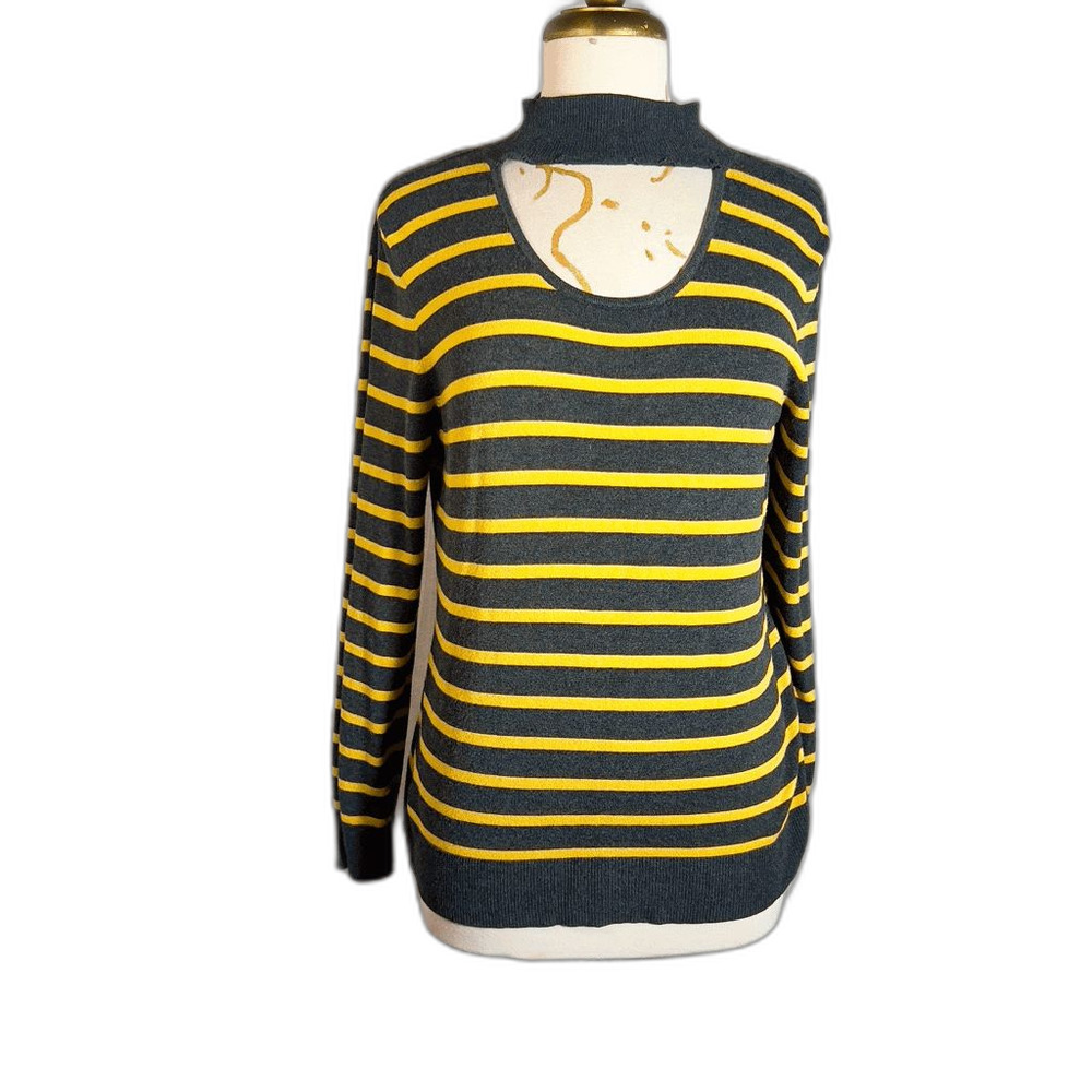 Cable & Gauge Sweater Size M Dark Grey Dark Academia Cut Out Sweater